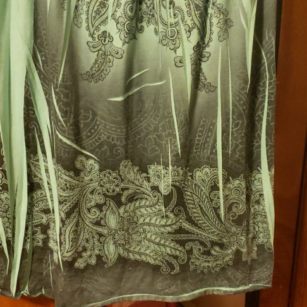 Dress - Picture 3 of 4